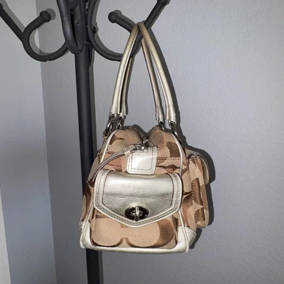 Coach Signature Gallery Multi Pocket Satchel Bag - Picture 3 of 9
